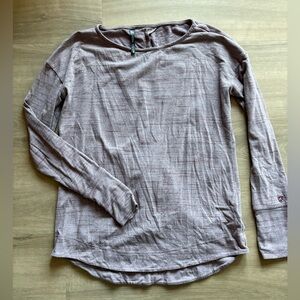 Soft Open-back Athletic Long Sleeve Shirt